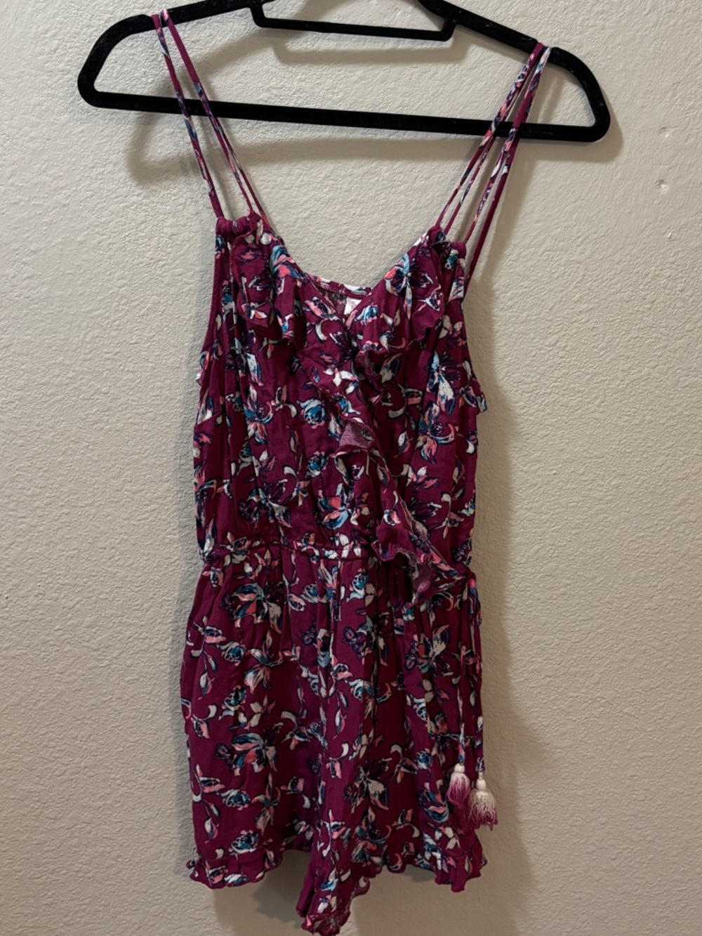 Xhilaration Purple Floral Ruffle Tie Waist Romper Size Medium